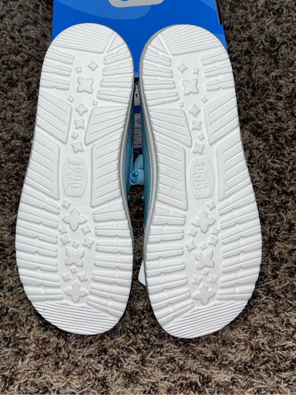 Hey Dude Wendy Canvas Turquoise Size 5 Slip On Shoes New Women’s - Picture 4 of 8